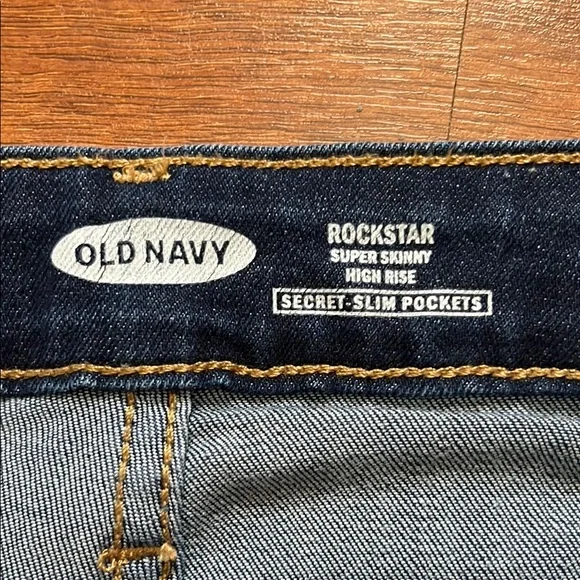 New Indigo Blue Old Navy Rockstar Super Skinny high-rise Jeans - Picture 2 of 12